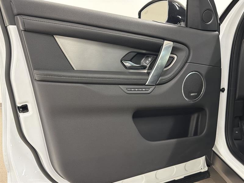2025 Land Rover Discovery Sport Dynamic SE 4WD-6
