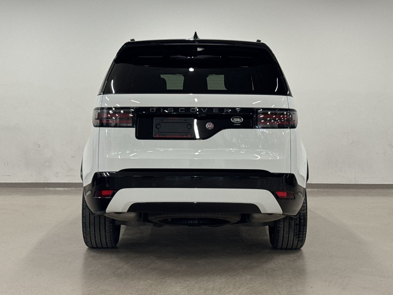 Land Rover Discovery P360 R-Dynamic S 2023-10