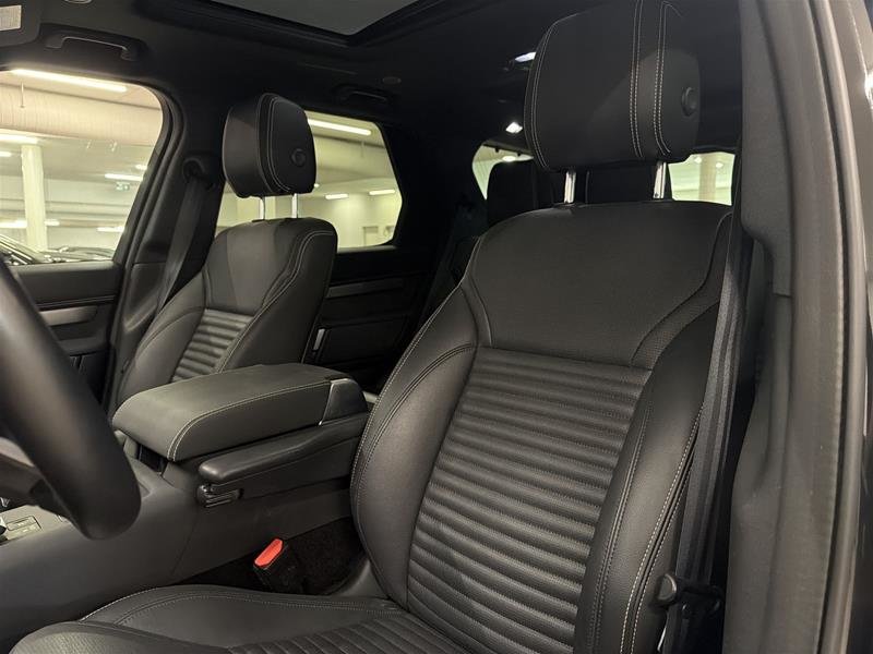 2023 Land Rover Discovery P360 R-Dynamic S (2)-15