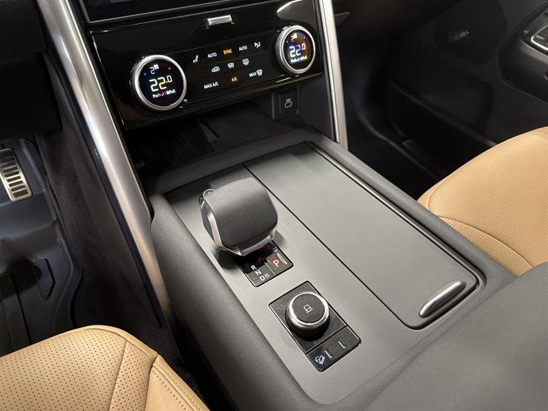 2025 Land Rover Discovery P300 Dynamic SE-12
