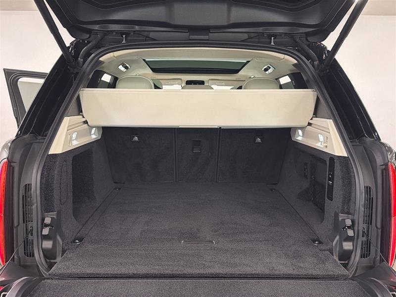 2024 Land Rover New Range Rover P400 SE SWB-15