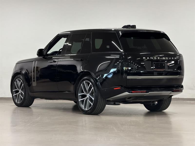 2024 Land Rover New Range Rover P400 SE SWB-5