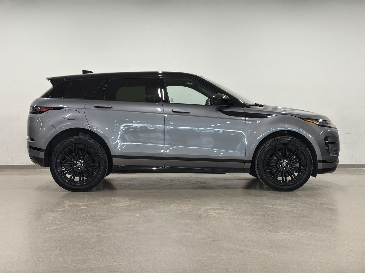 2024 Land Rover Range Rover Evoque P250 Dynamic SE-10