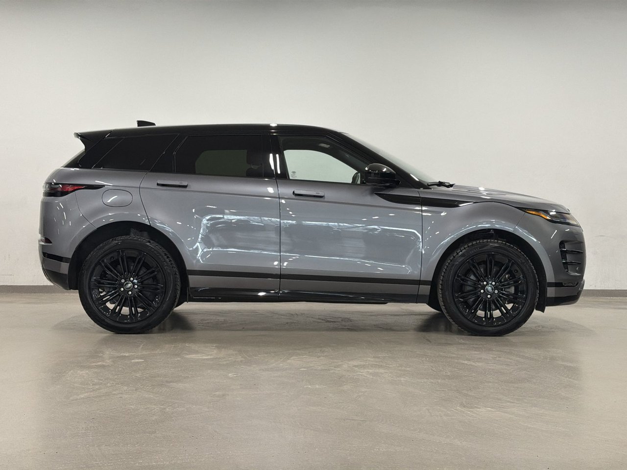 2024 Land Rover Range Rover Evoque P250 Dynamic SE-8