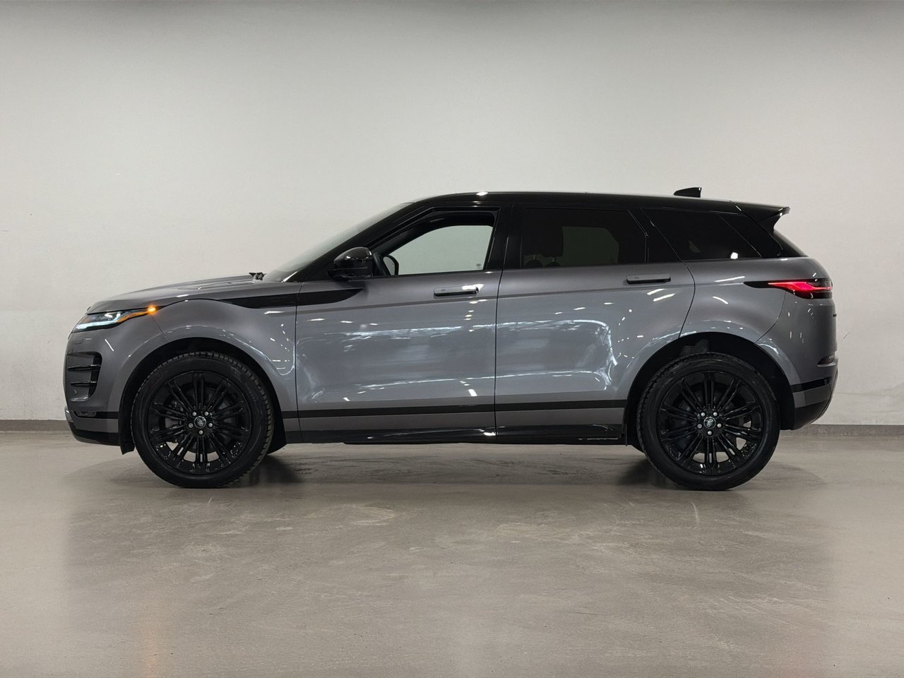 2024 Land Rover Range Rover Evoque P250 Dynamic SE-11