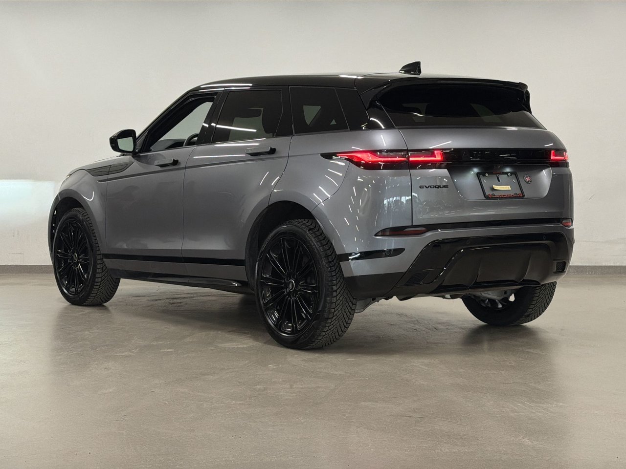 2024 Land Rover Range Rover Evoque P250 Dynamic SE-5