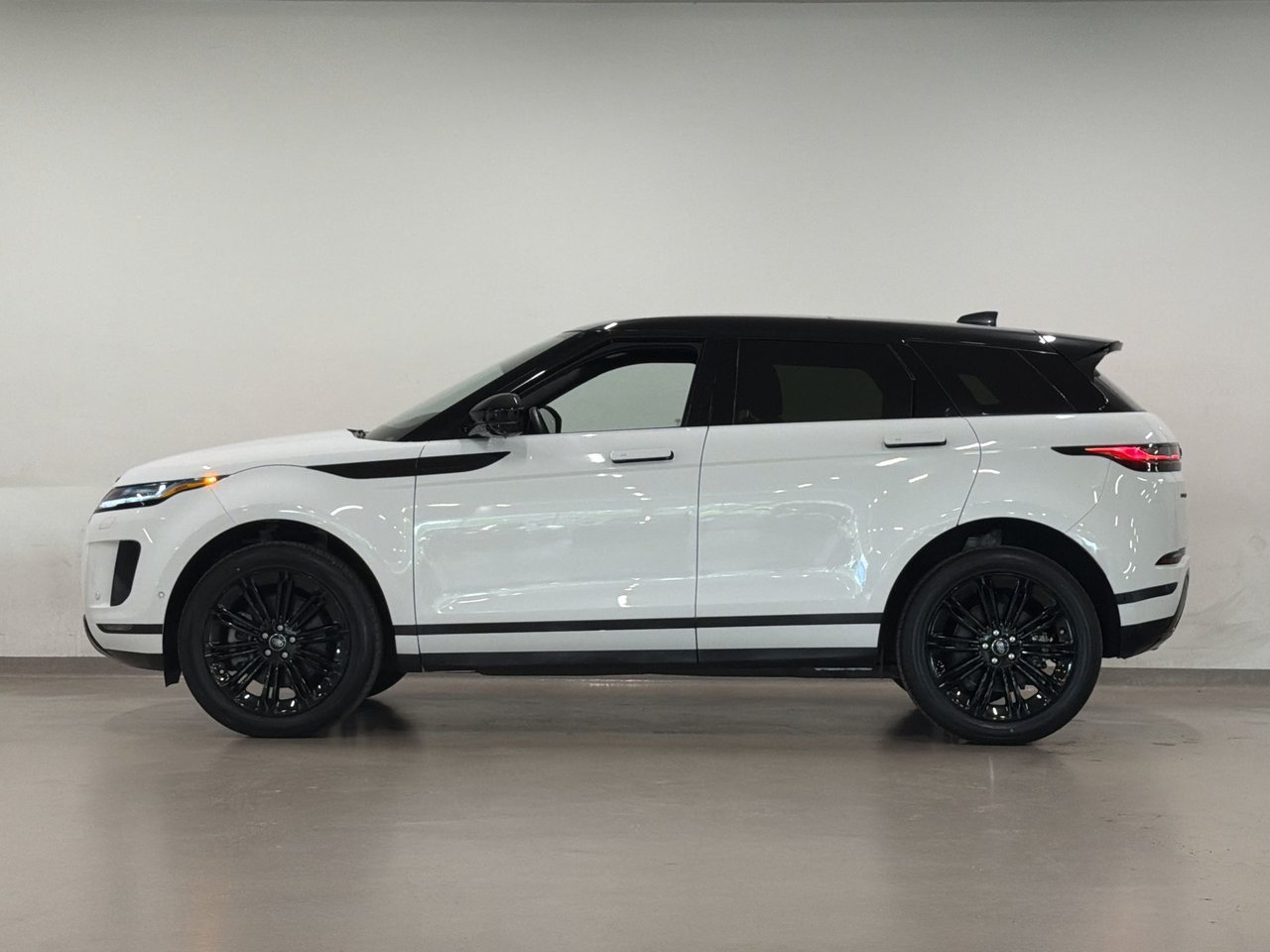 2024 Land Rover Range Rover Evoque P250 S-14