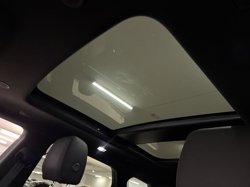 2025 Land Rover Range Rover Evoque P250 Dynamic SE-10