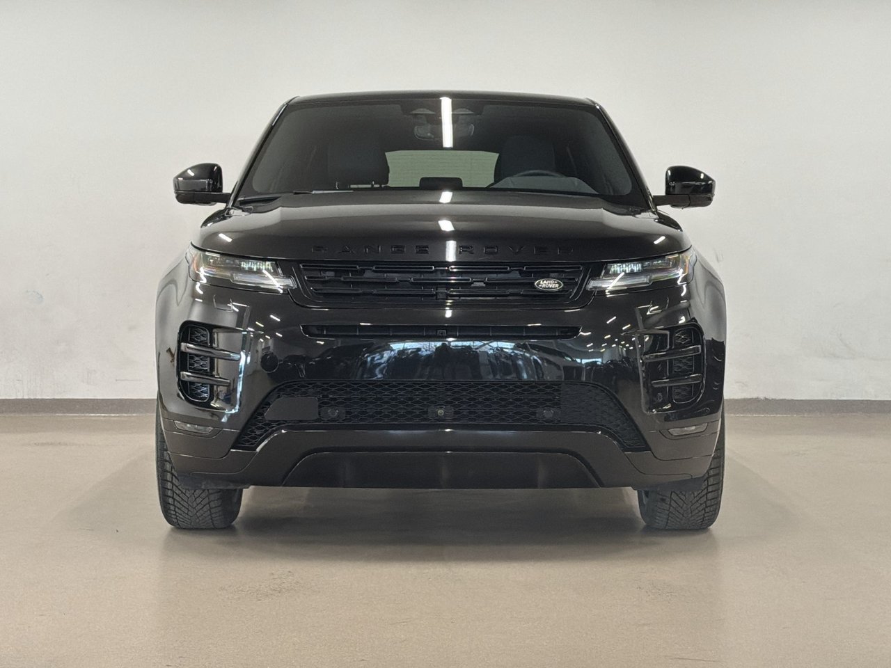 2025 Land Rover Range Rover Evoque P250 Dynamic SE-9