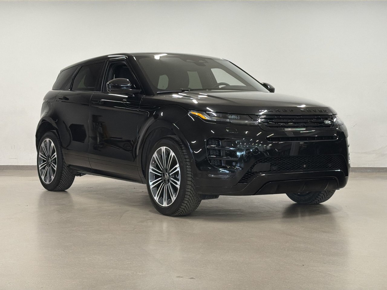 2025 Land Rover Range Rover Evoque P250 Dynamic SE-1