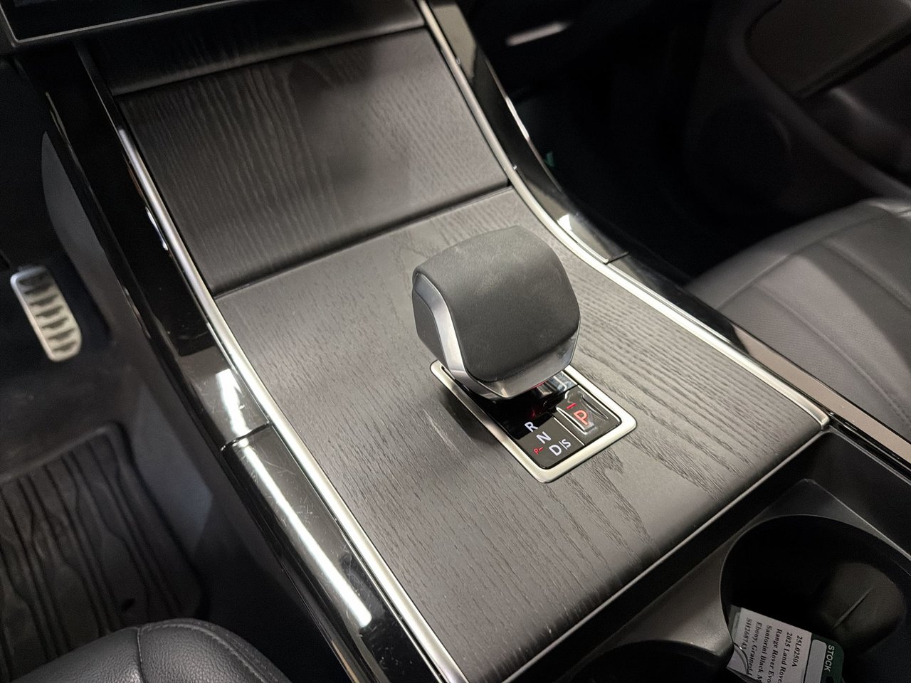 2025 Land Rover Range Rover Evoque P250 Dynamic SE-20