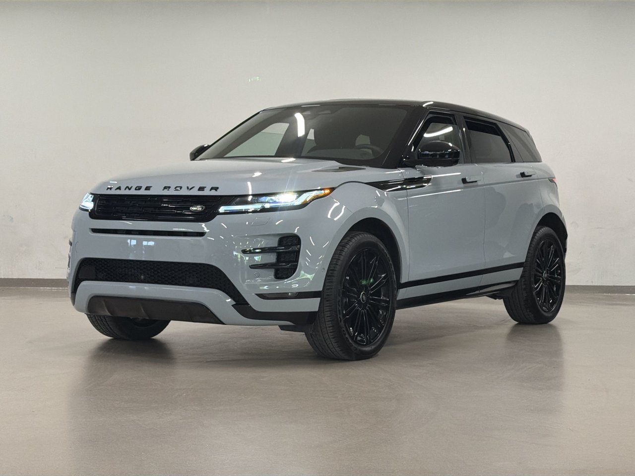 2025 Land Rover Range Rover Evoque P250 Dynamic SE-3