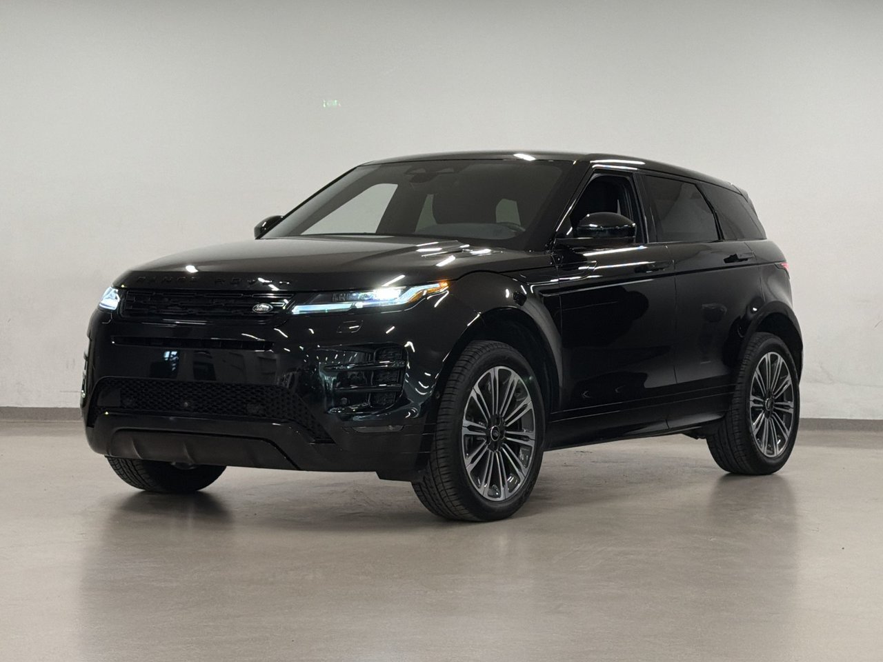 2025 Land Rover Range Rover Evoque P250 Dynamic SE-3
