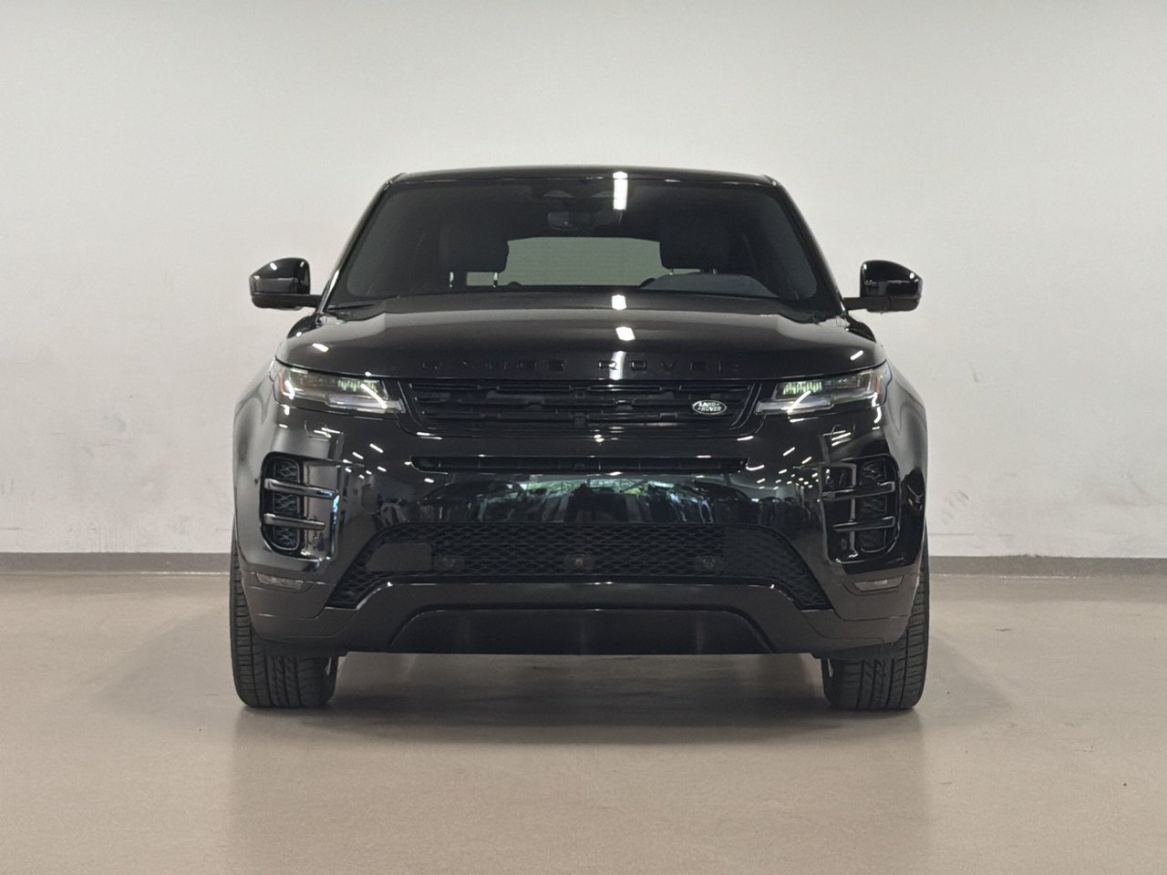 2025 Land Rover Range Rover Evoque P250 Dynamic SE-9