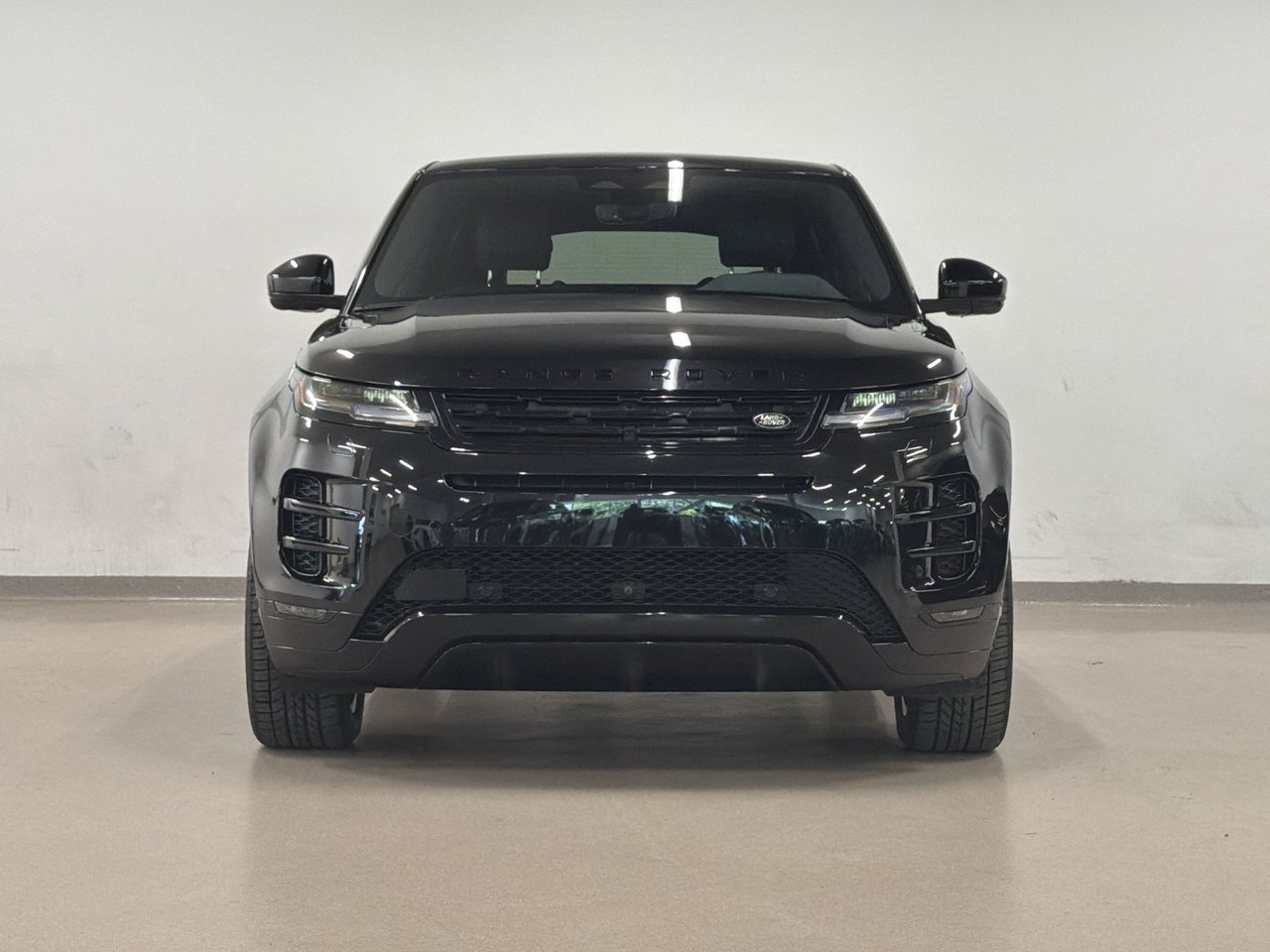 2025 Land Rover Range Rover Evoque P250 Dynamic SE-2
