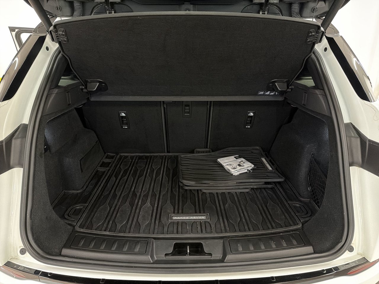 2025 Land Rover Range Rover Evoque P250 S-27