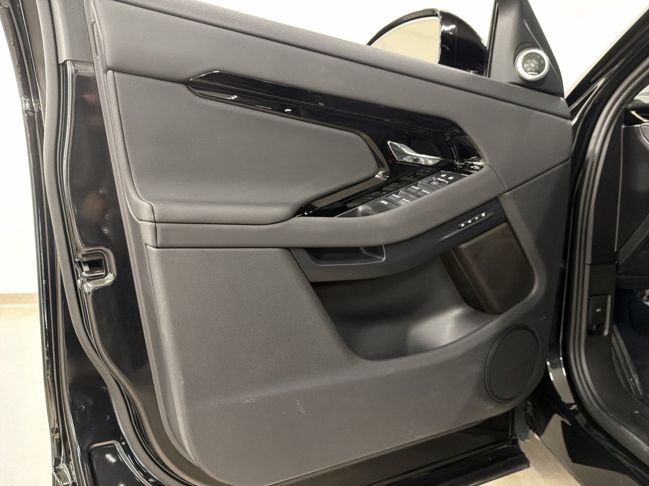Land Rover Range Rover Evoque P250 S *Ltd Avail* 2026-18