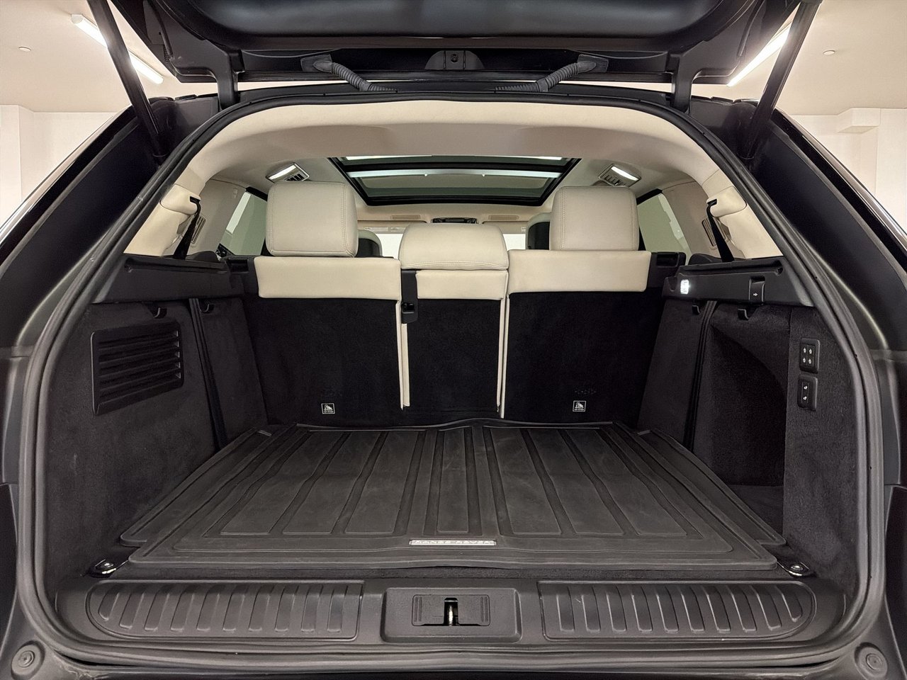 2022 Land Rover Range Rover Sport P360 HSE Silver-23