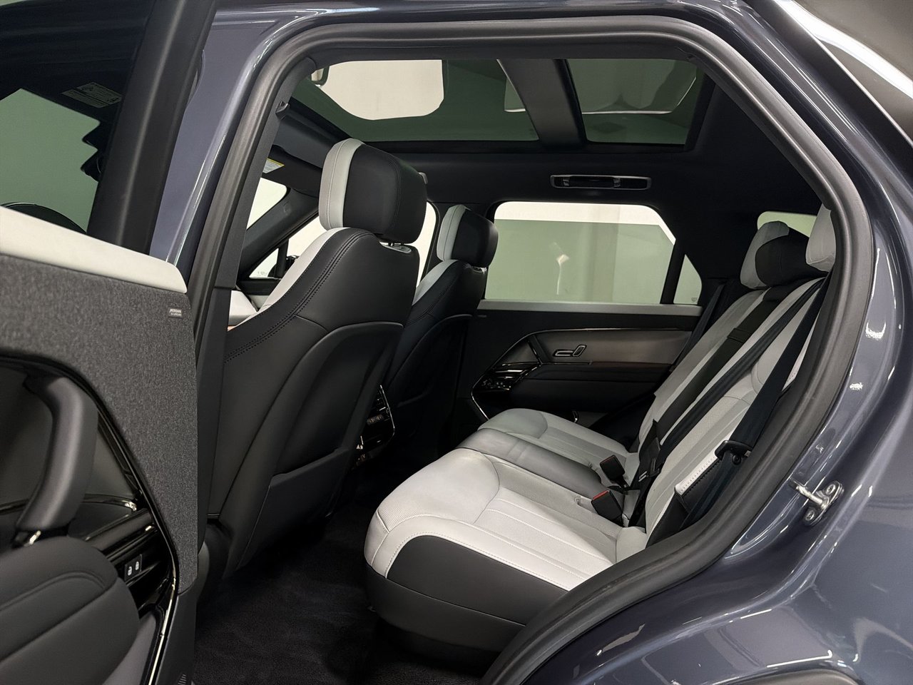 Land Rover Range Rover Sport P400 Dynamic SE 2024-21