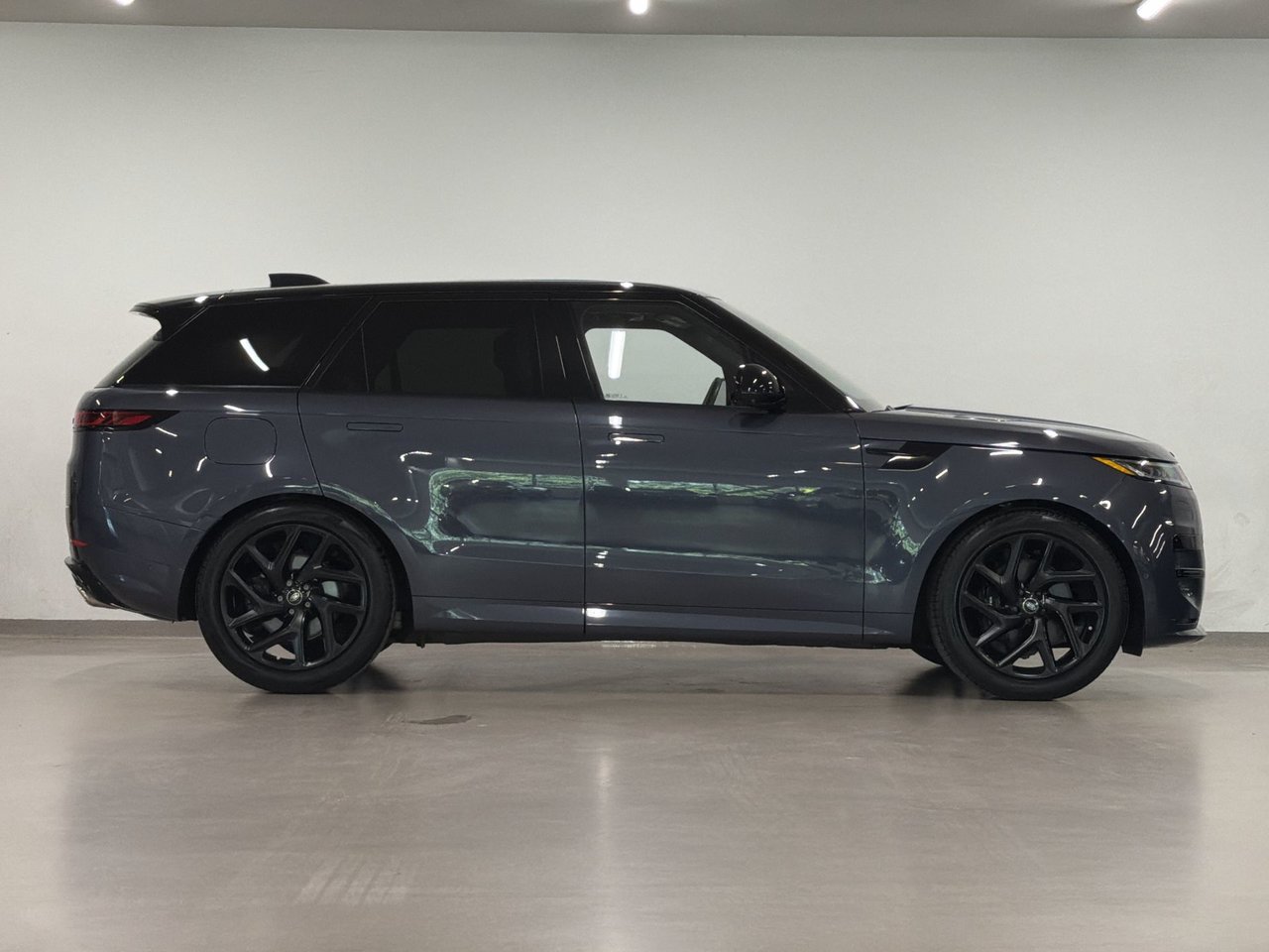 2024 Land Rover Range Rover Sport P400 Dynamic SE-10