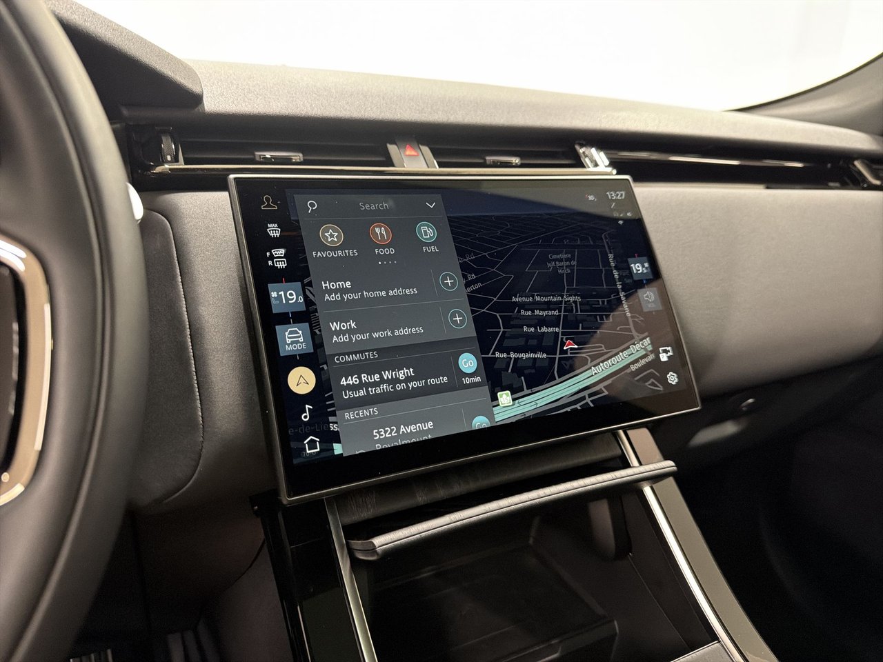 2025 Land Rover Range Rover Velar P250 Dynamic SE-18