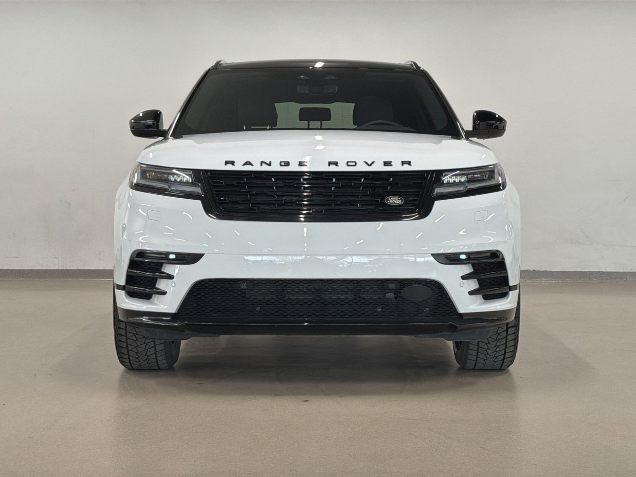 2025 Land Rover Range Rover Velar P250 Dynamic SE-9