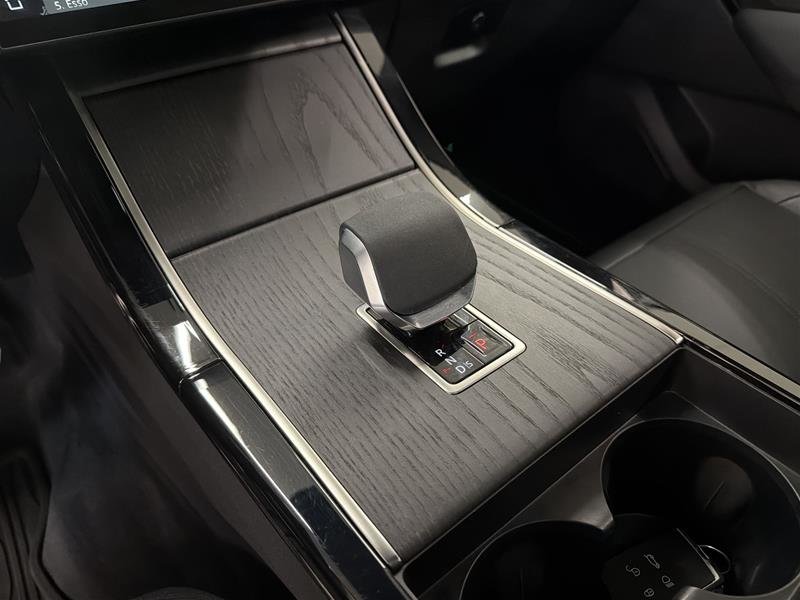 2025 Land Rover Range Rover Velar P250 Dynamic SE-13