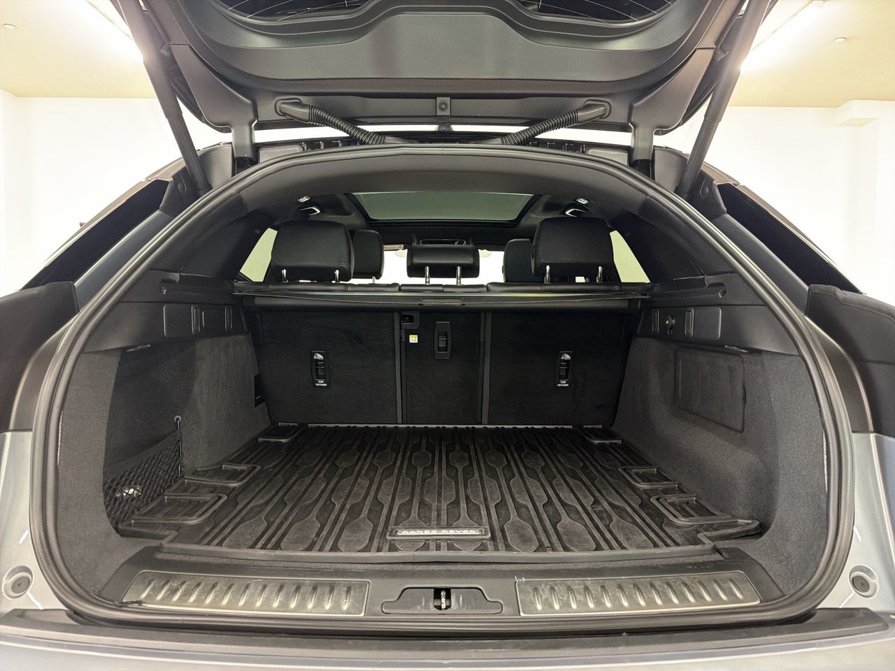 Land Rover Range Rover Velar P340 Dynamic SE 2025-21
