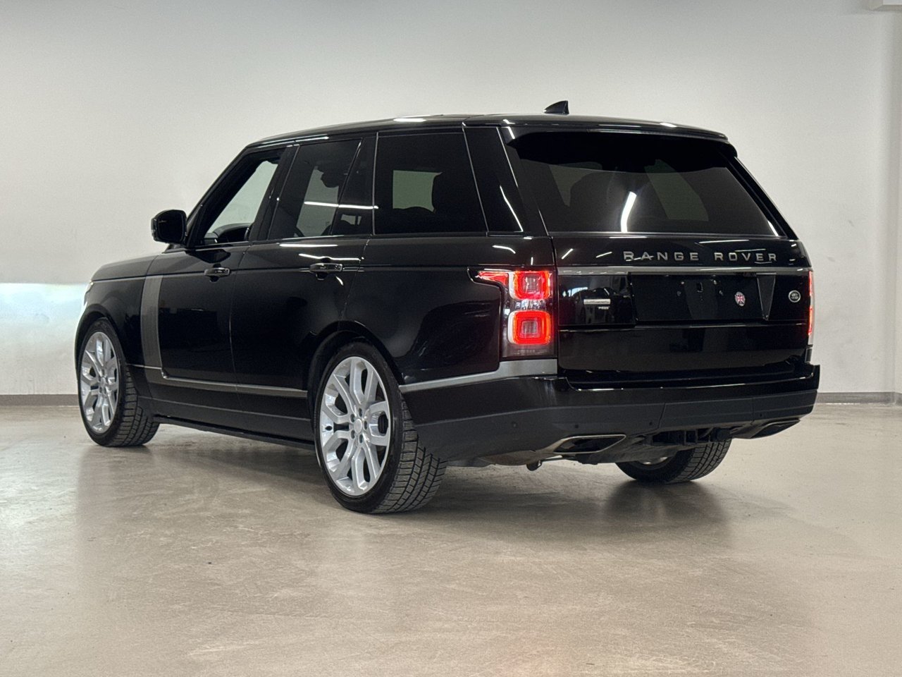2022 Land Rover Range Rover 5.0L V8 Supercharged P525 Autobiography SWB-5