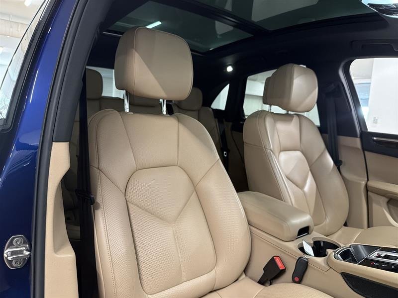 2023 Porsche Macan S-16