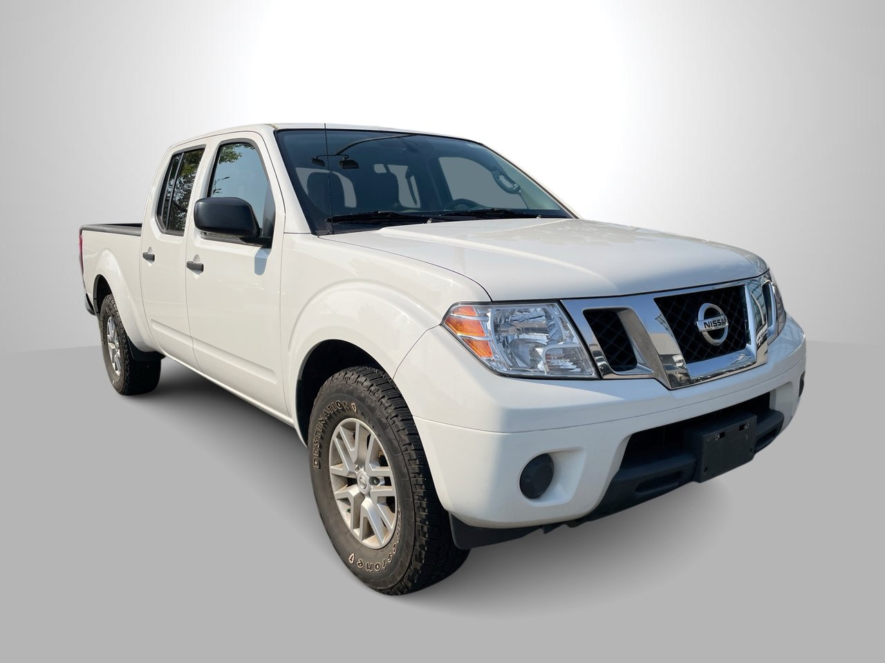 White 2017 Nissan Frontier Pickup Truck Four-Wheel Drive Automatic