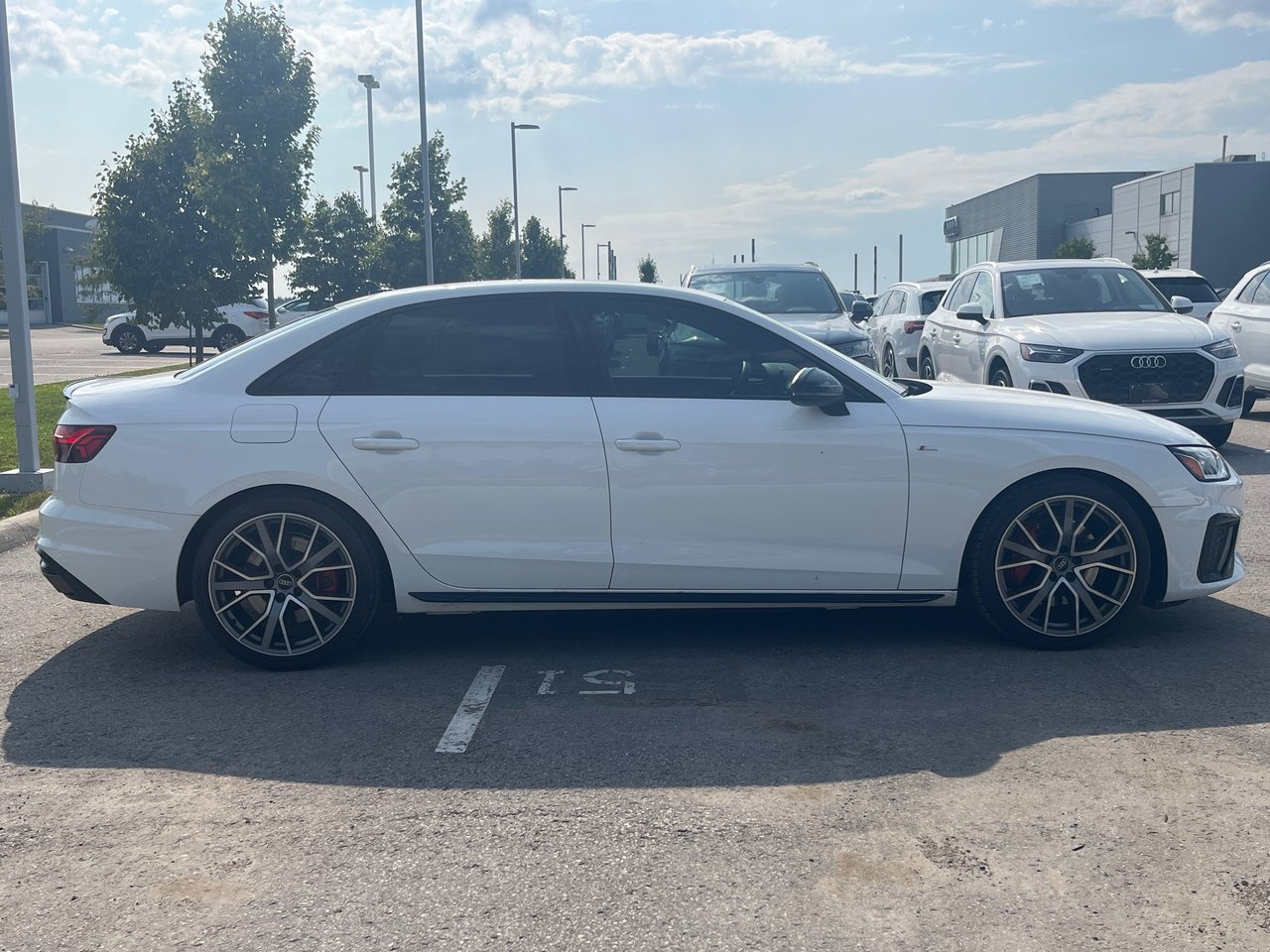 New 2023 Ibis white Audi Progressiv image 13