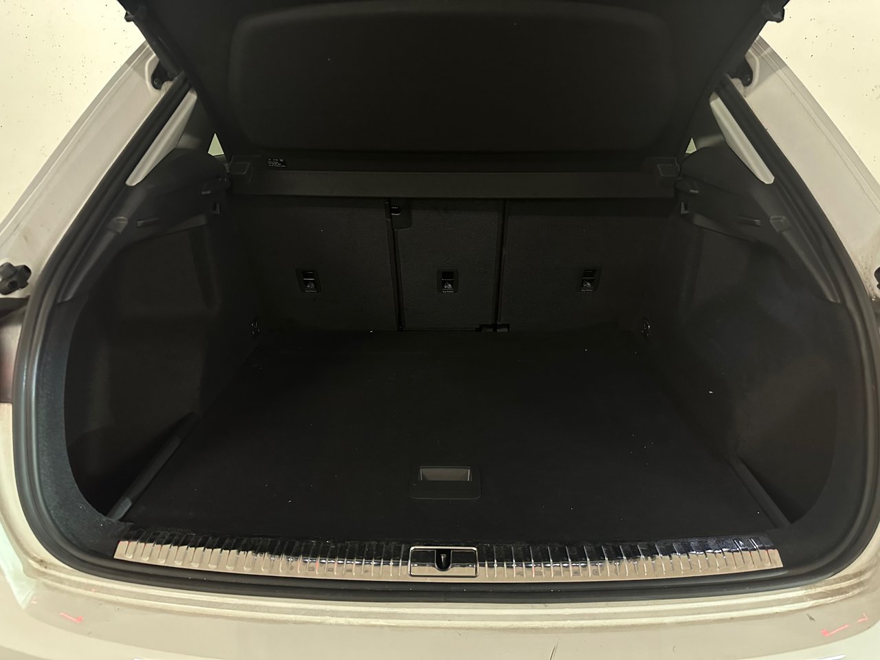 2021 Audi Q3 45 Technik, Vancouver, Cash