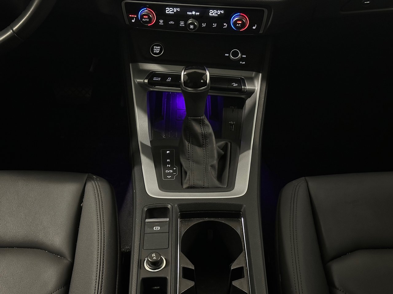 2021 Audi Q3 45 Technik, Vancouver, Cash