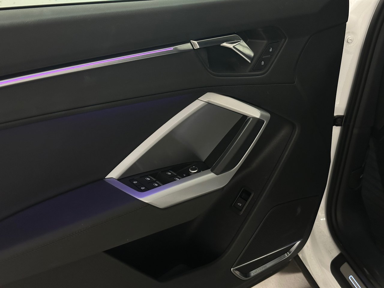 2021 Audi Q3 45 Technik, Vancouver, Cash