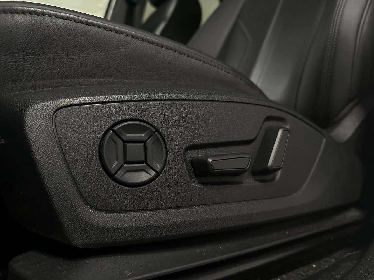 2021 Audi Q3 45 Technik, Vancouver, Cash