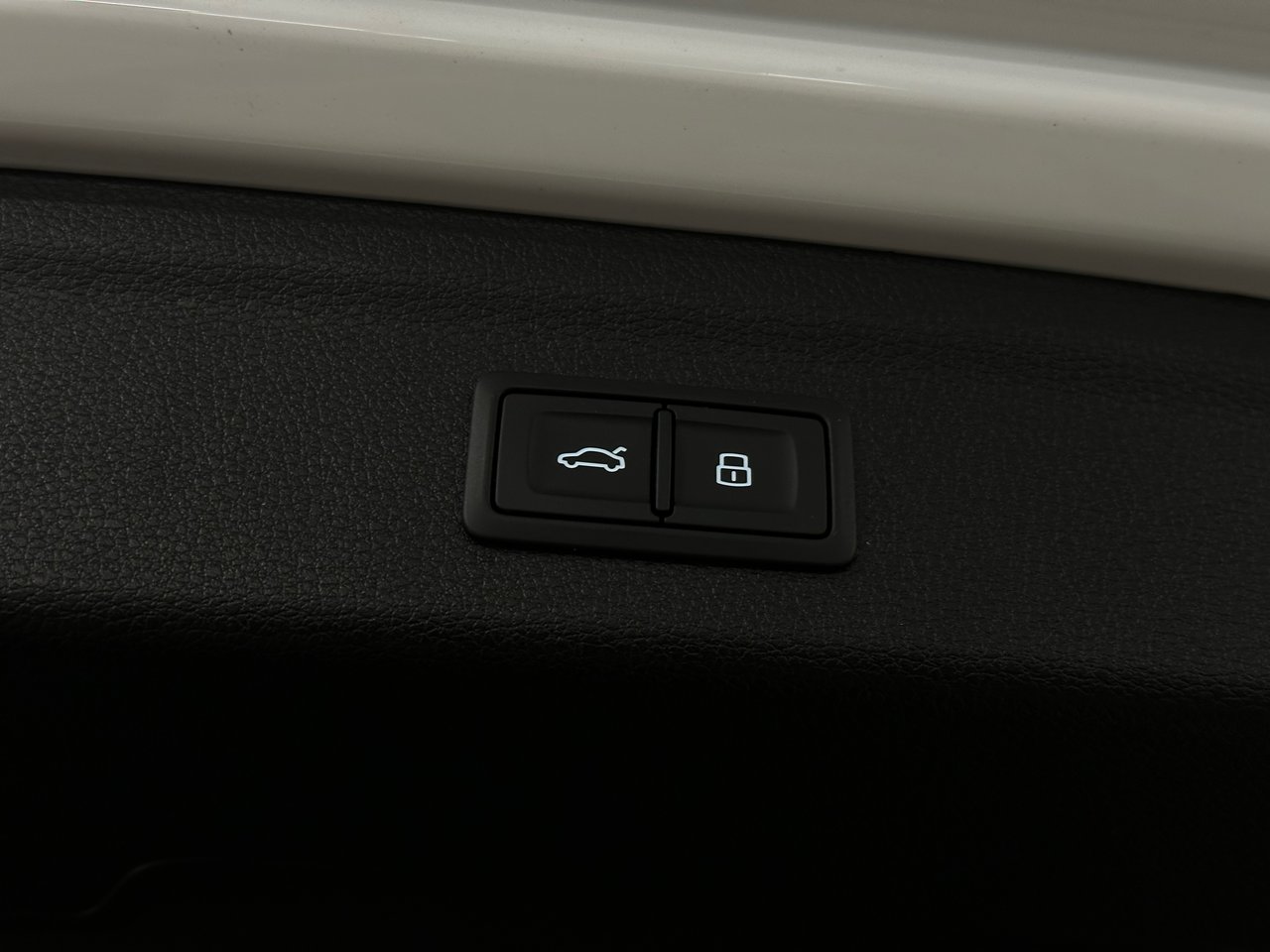 2022 Audi Q3 45 Komfort, Vancouver, Cash