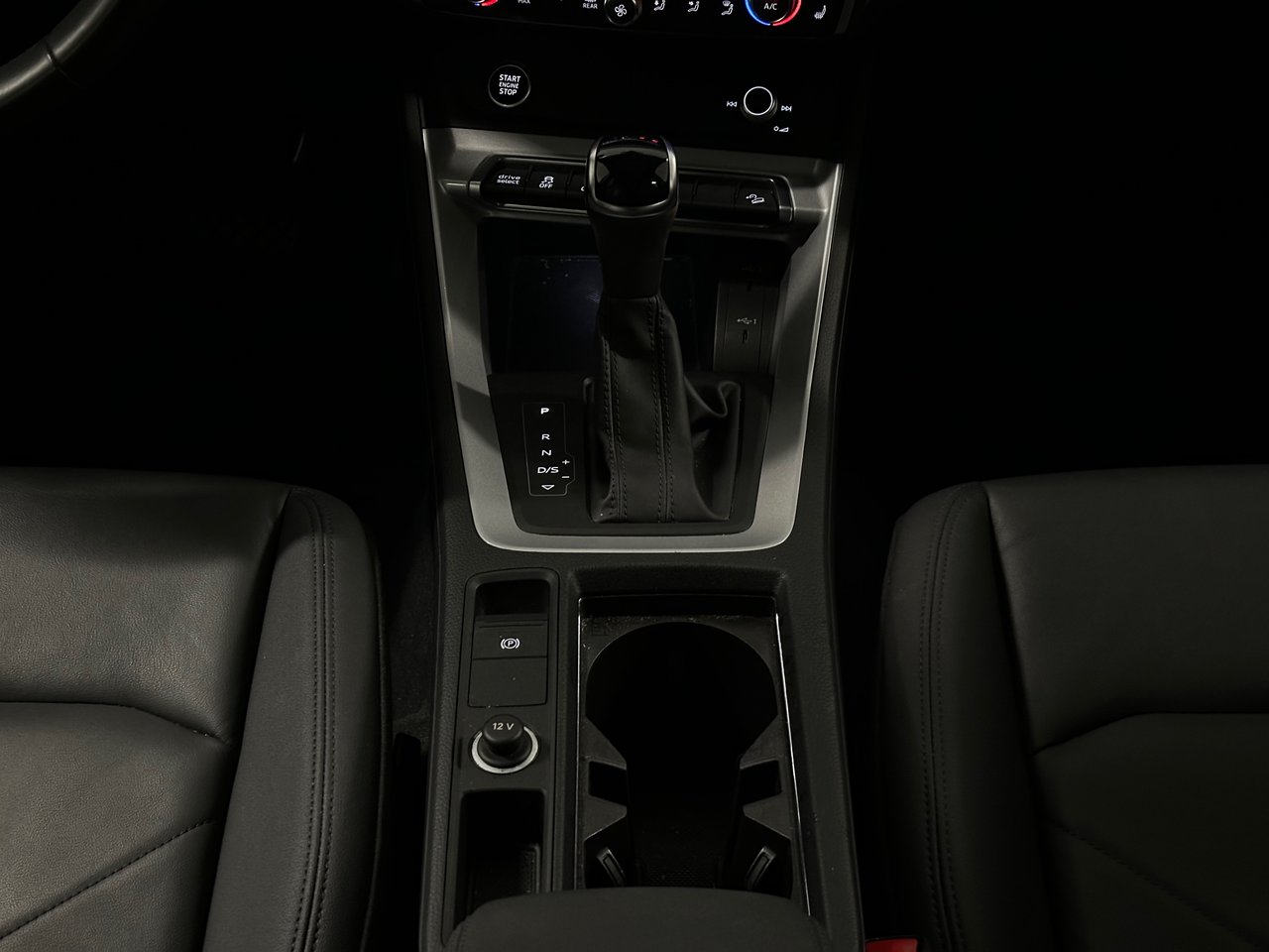 2022 Audi Q3 45 Komfort, Vancouver, Cash