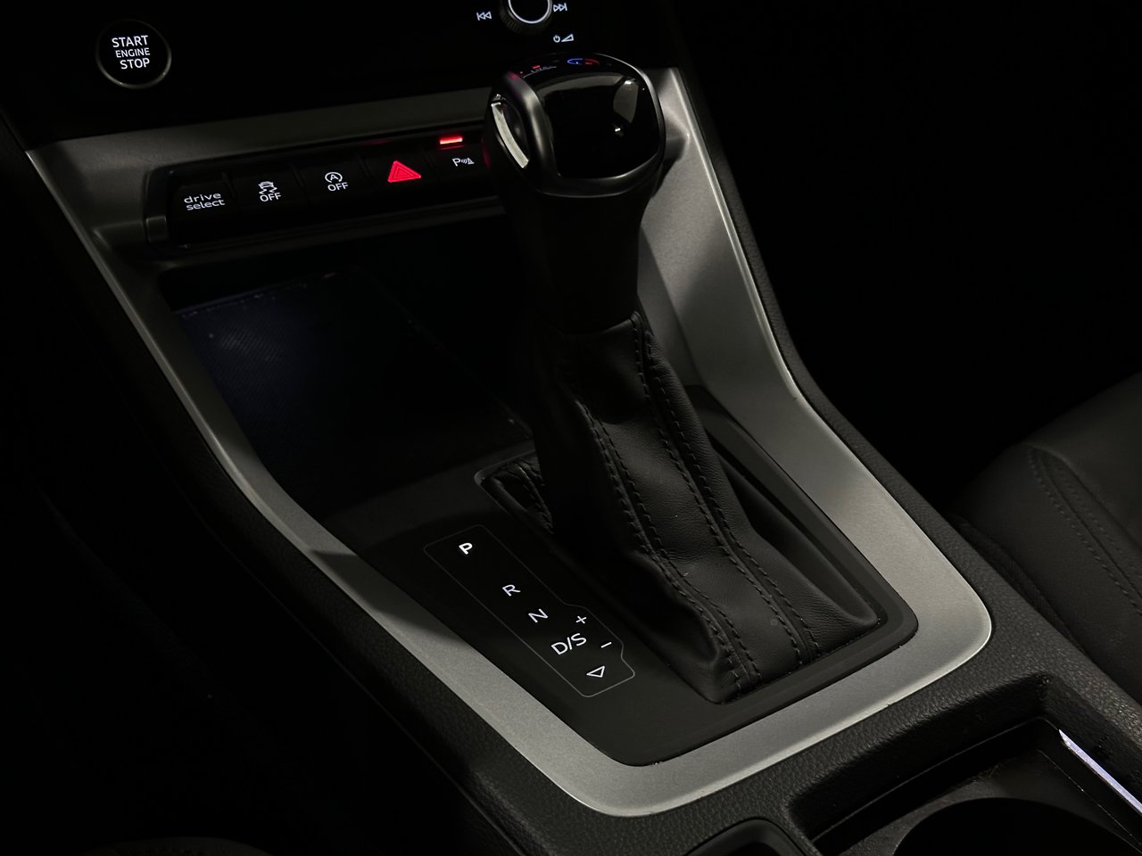 2022 Audi Q3 45 Komfort, Vancouver, Cash