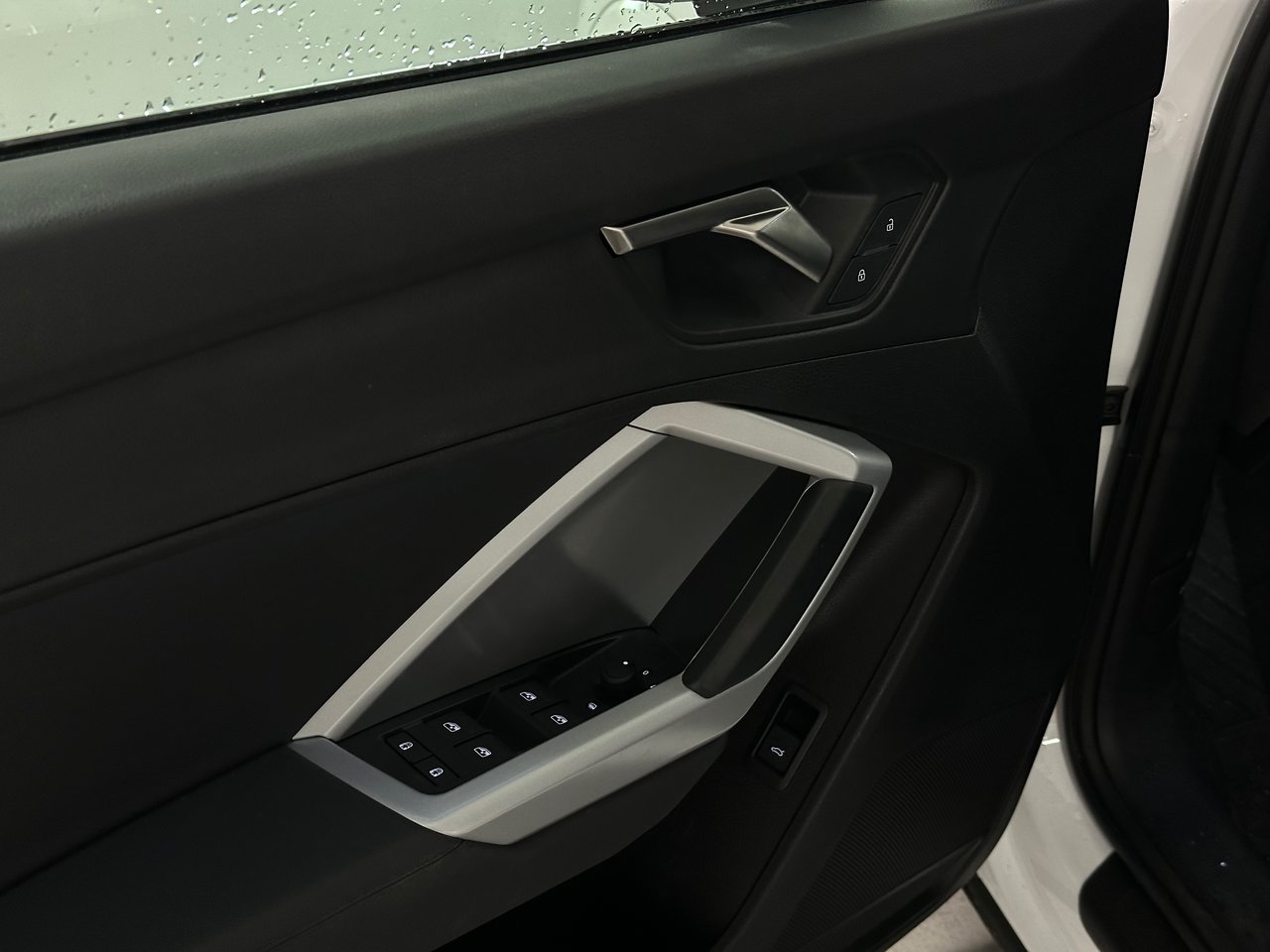 2022 Audi Q3 45 Komfort, Vancouver, Cash