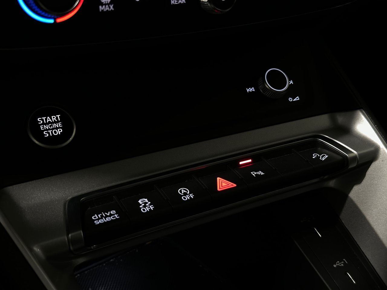 2022 Audi Q3 45 Komfort, Vancouver, Cash