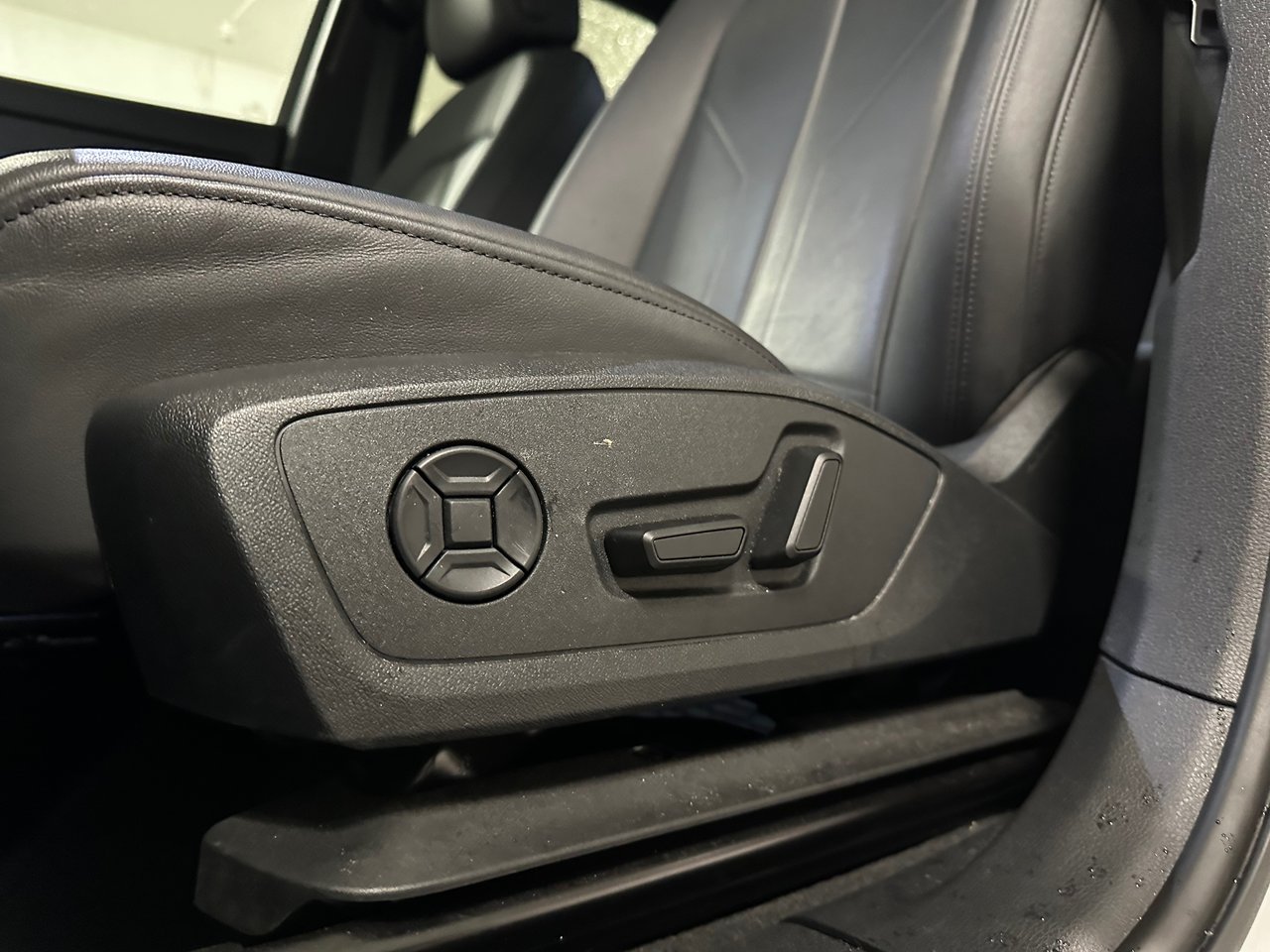 2022 Audi Q3 45 Komfort, Vancouver, Cash