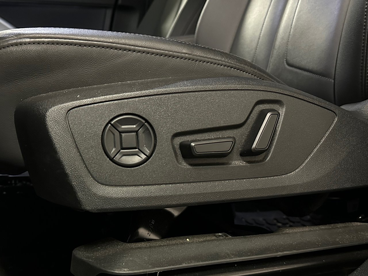 2022 Audi Q3 45 Komfort, Vancouver, Cash