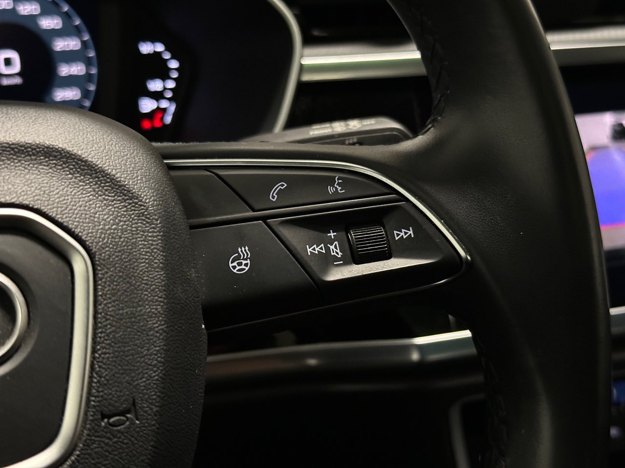 2022 Audi Q3 45 Komfort, Vancouver, Cash