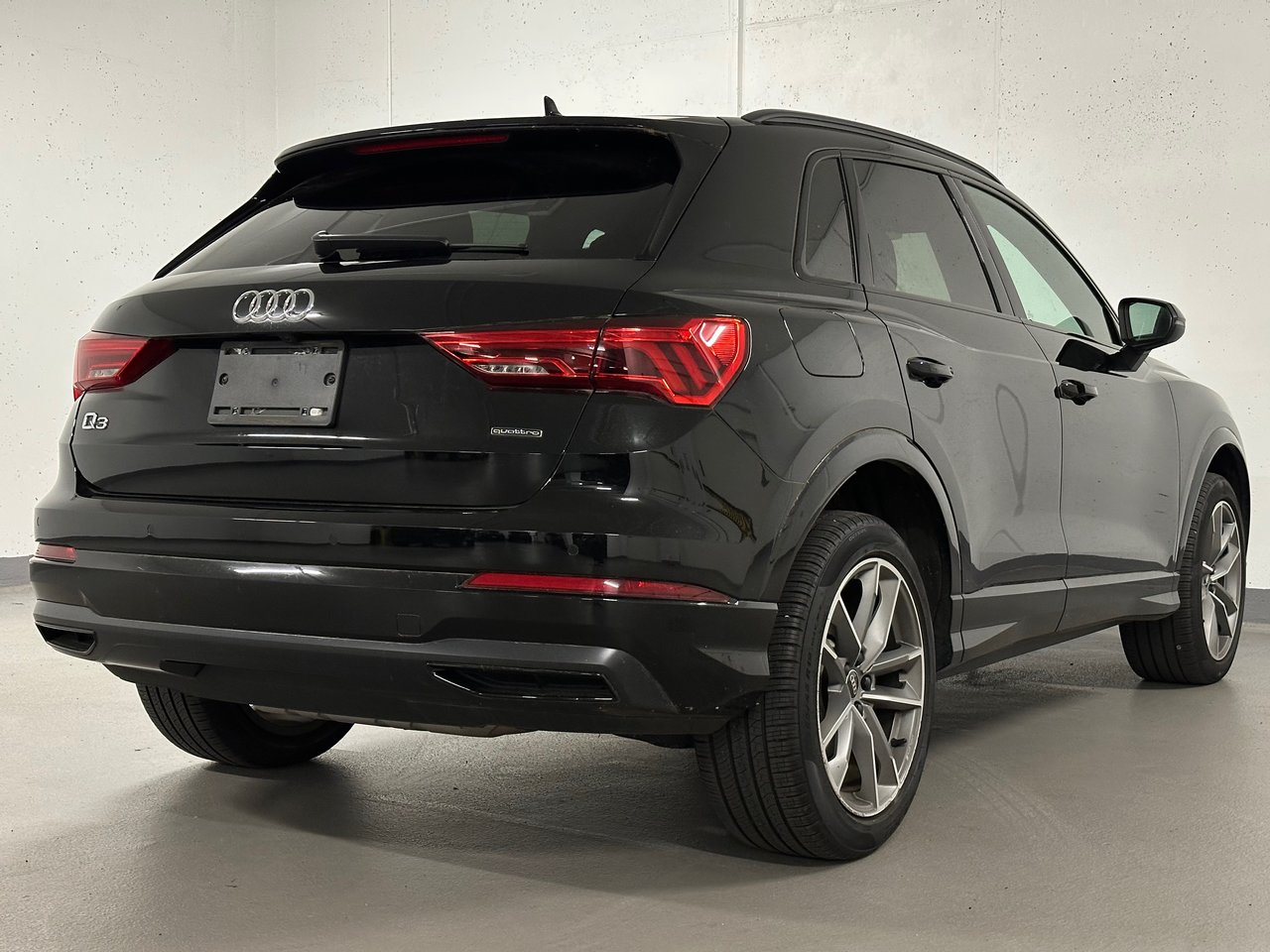 2022 Audi Q3 45 Komfort, Vancouver, Cash
