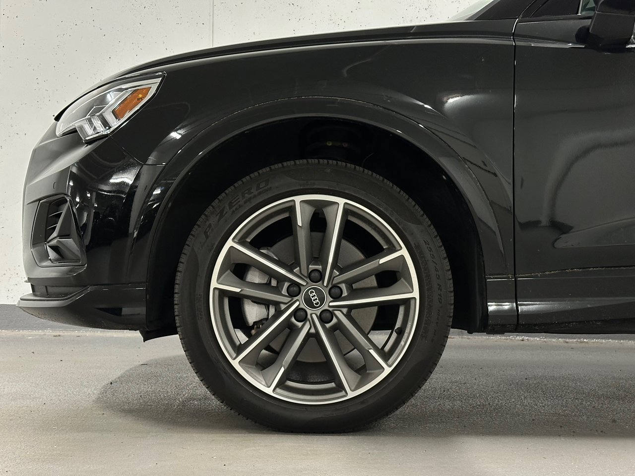 2022 Audi Q3 45 Komfort, Vancouver, Cash