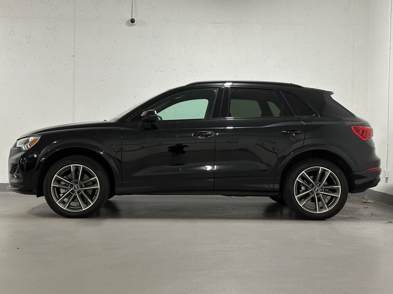 2022 Audi Q3 45 Komfort, Vancouver, Cash