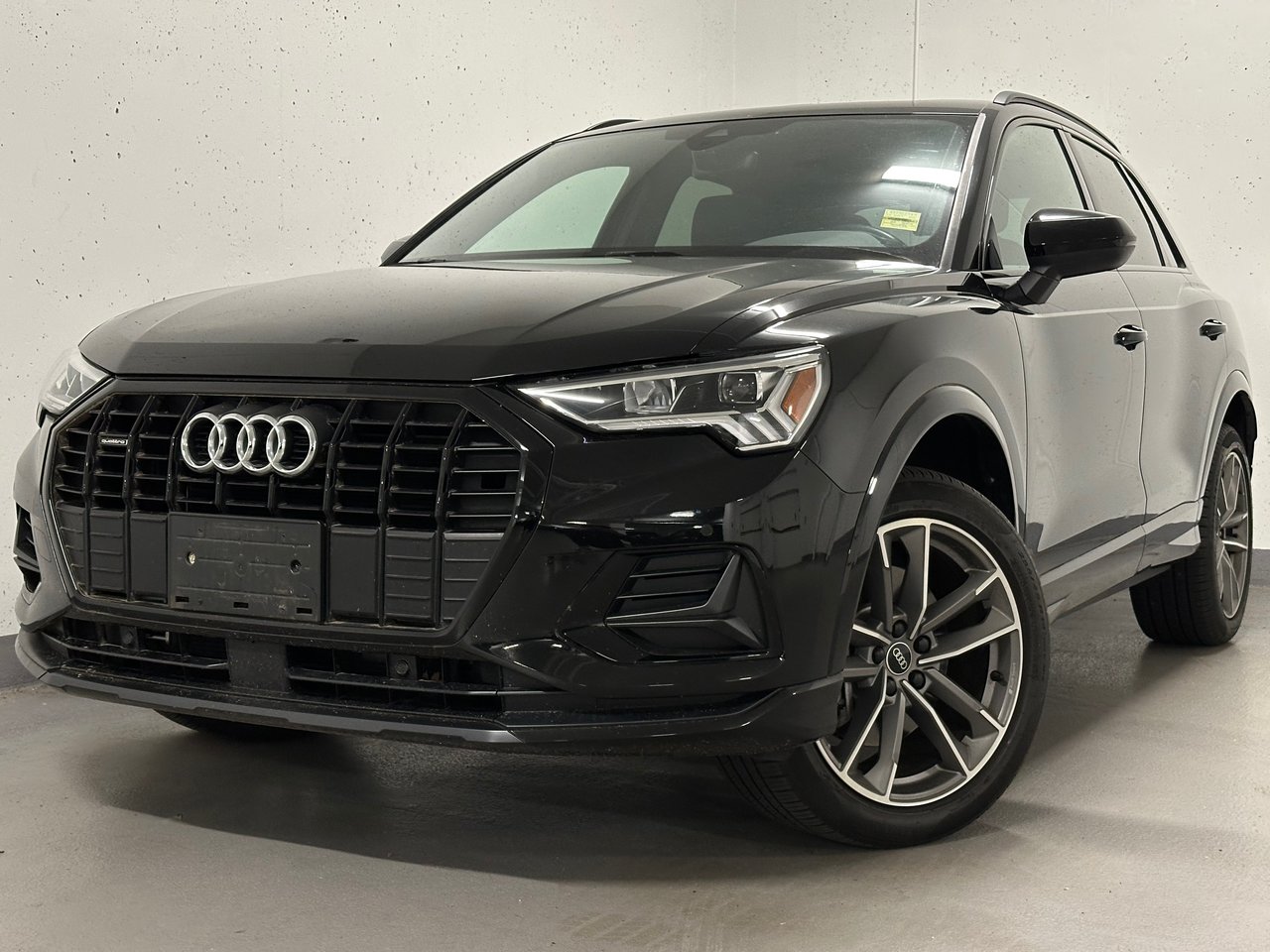 2022 Audi Q3 45 Komfort, Vancouver, Cash