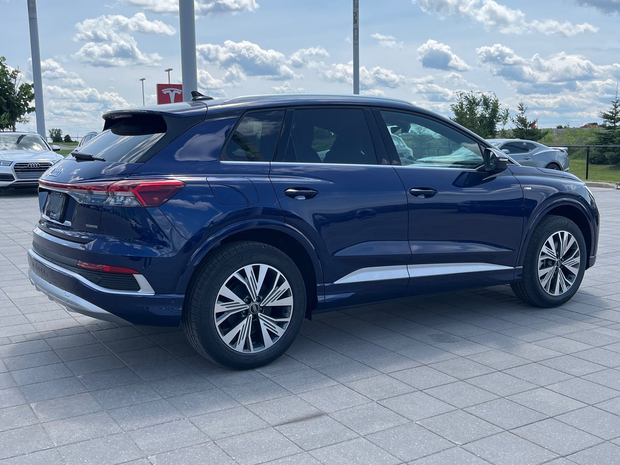 New 2023 Navarra blue metallic Audi 50 quattro image 8