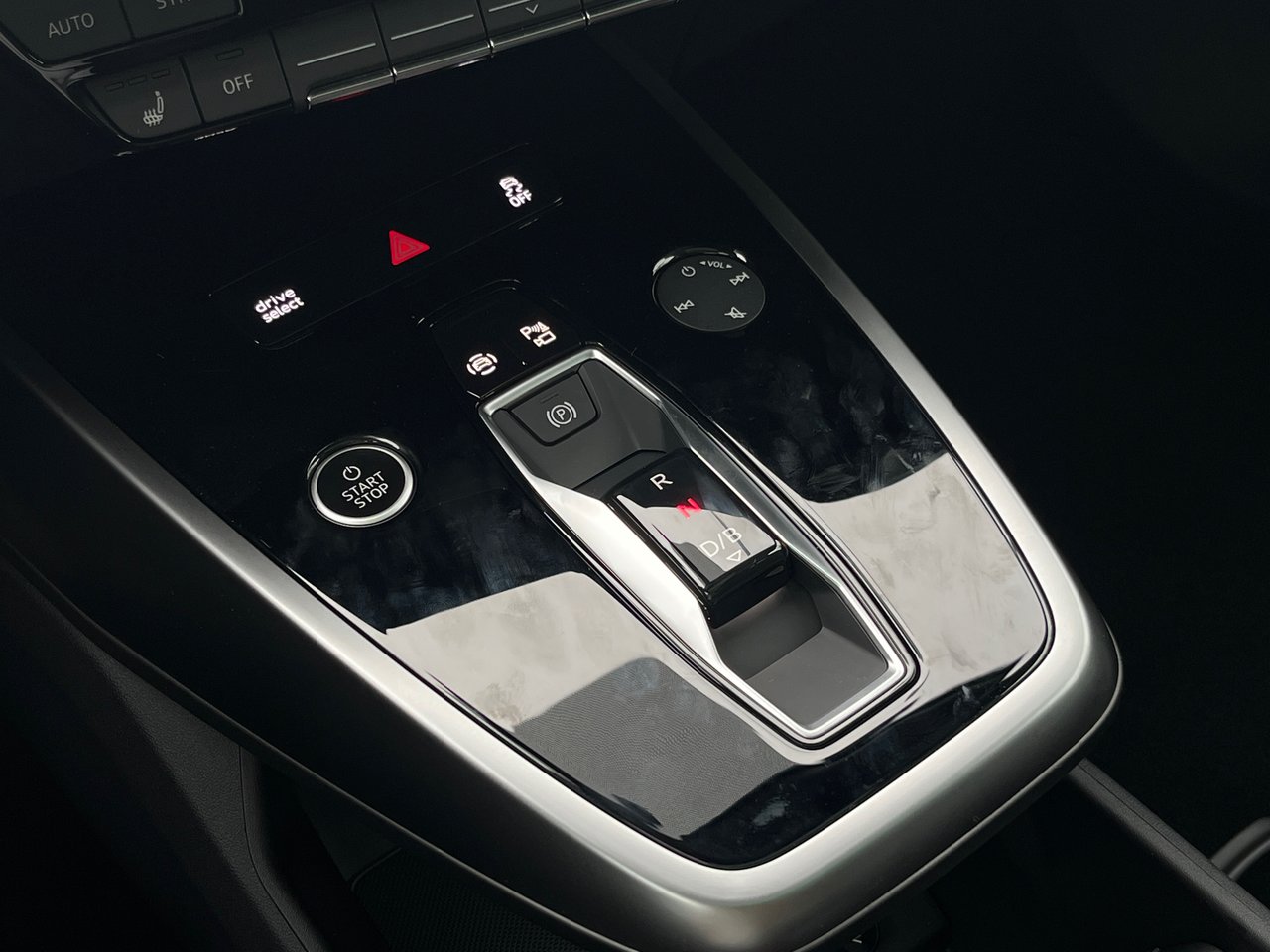 New 2023 Navarra blue metallic Audi 50 quattro image 36